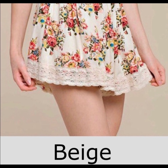 Gorgeous Romper Ivory With Floral Print - Picture 2 of 3